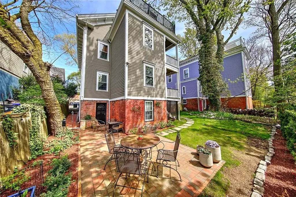 152 Congdon Street Providence RI 02906