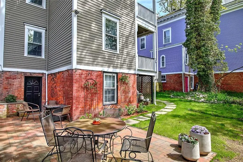 152 Congdon Street Providence RI 02906
