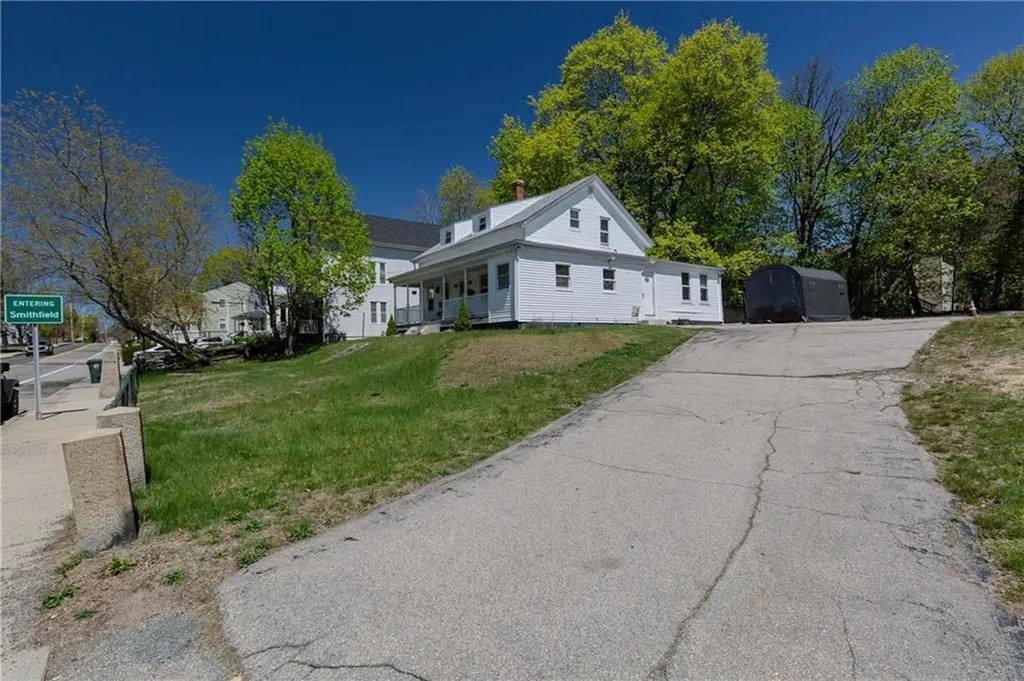 253 Waterman Avenue Smithfield RI 02917