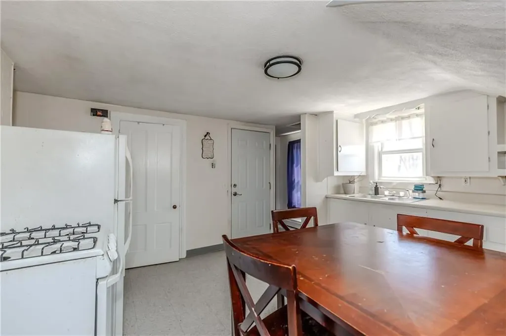 253 Waterman Avenue Smithfield RI 02917