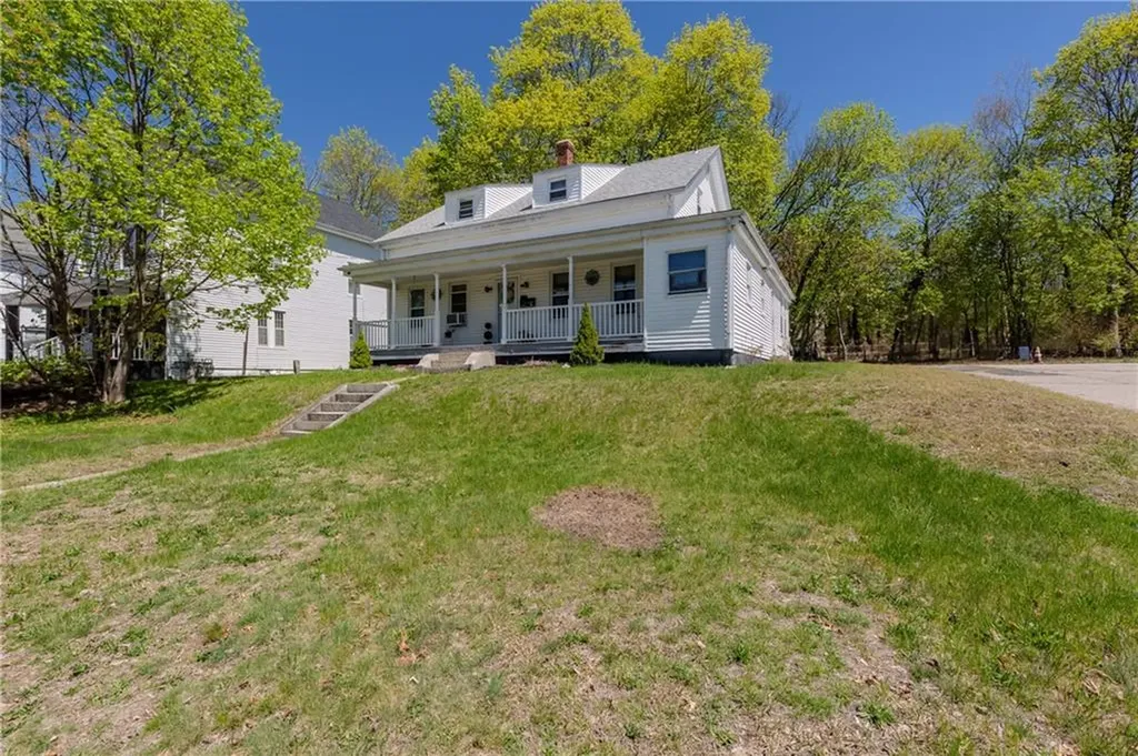 253 Waterman Avenue Smithfield RI 02917