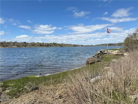 36 Lawrence Court Tiverton RI 02878