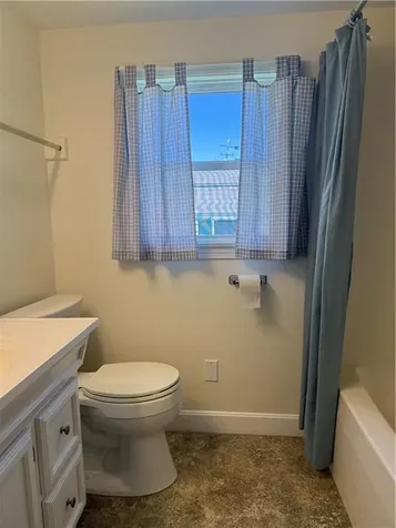 36 Lawrence Court Tiverton RI 02878