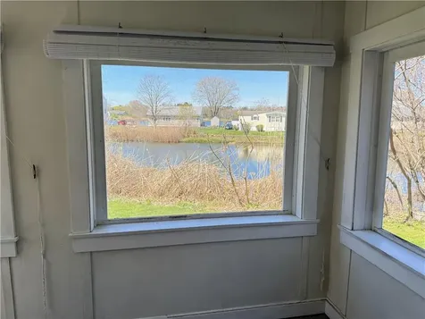 36 Lawrence Court Tiverton RI 02878