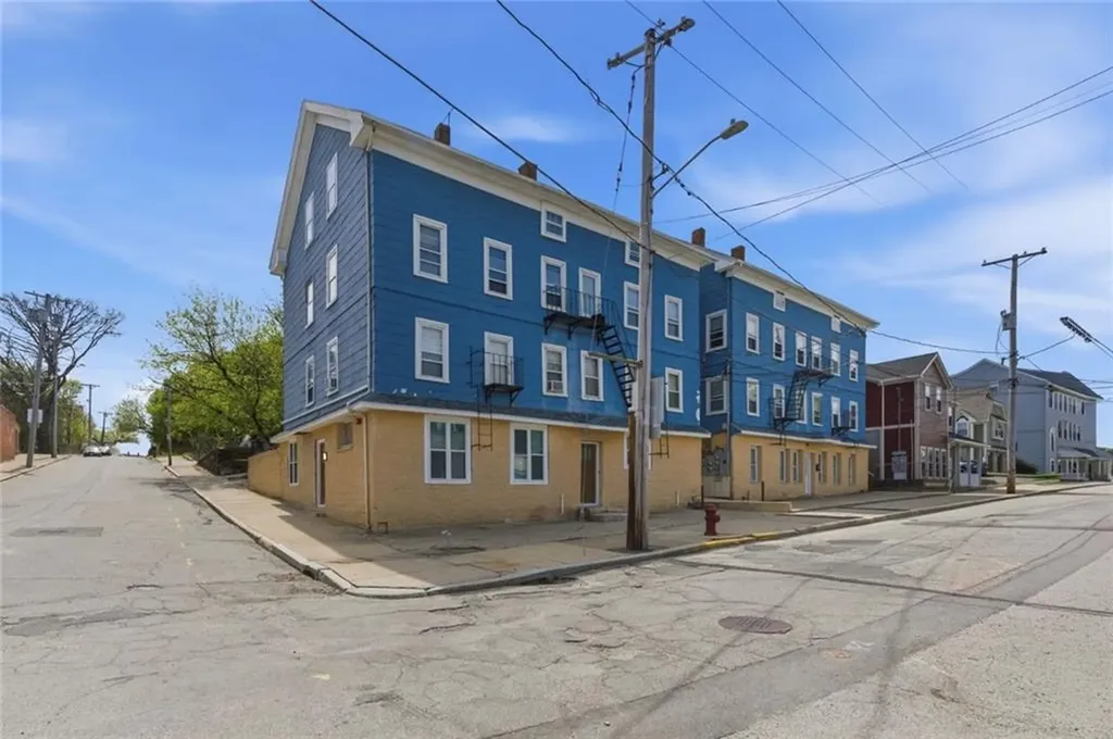 126 140 Sayles Street Woonsocket RI 02895