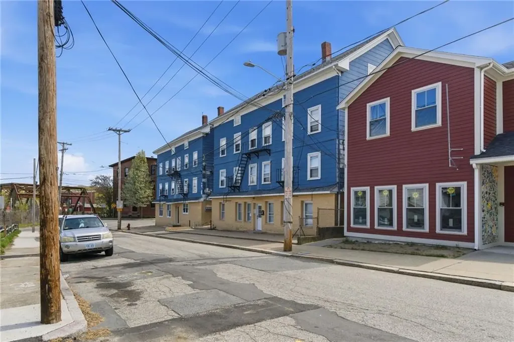 126 140 Sayles Street Woonsocket RI 02895