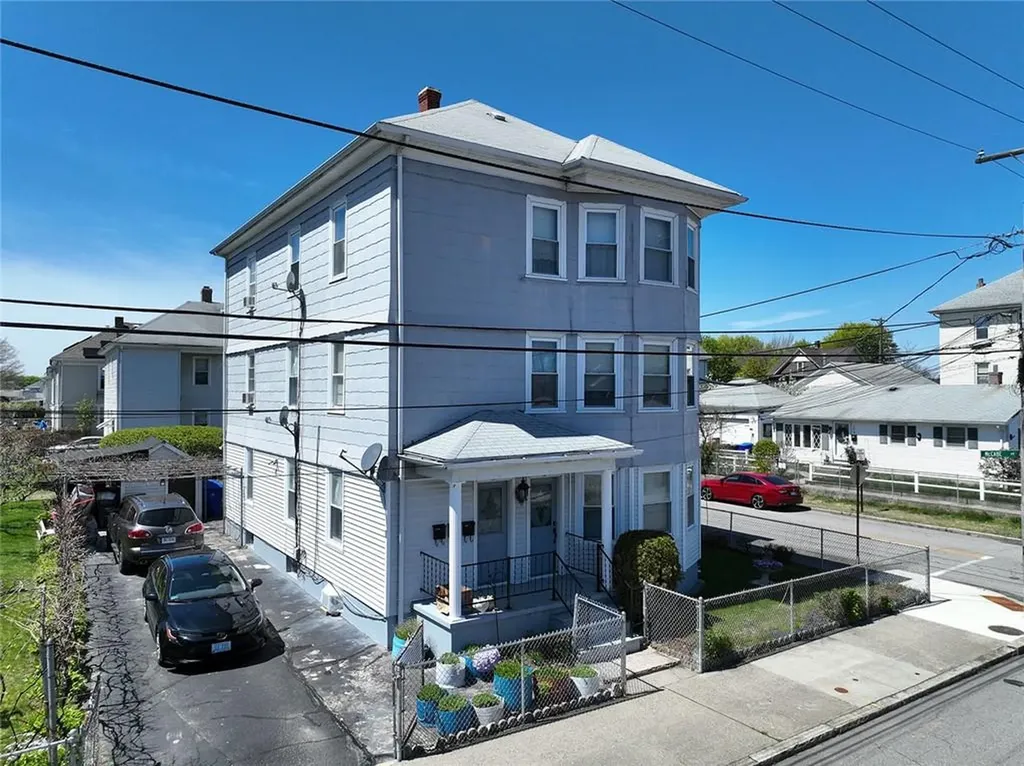 104 Bates Street Pawtucket RI 02861