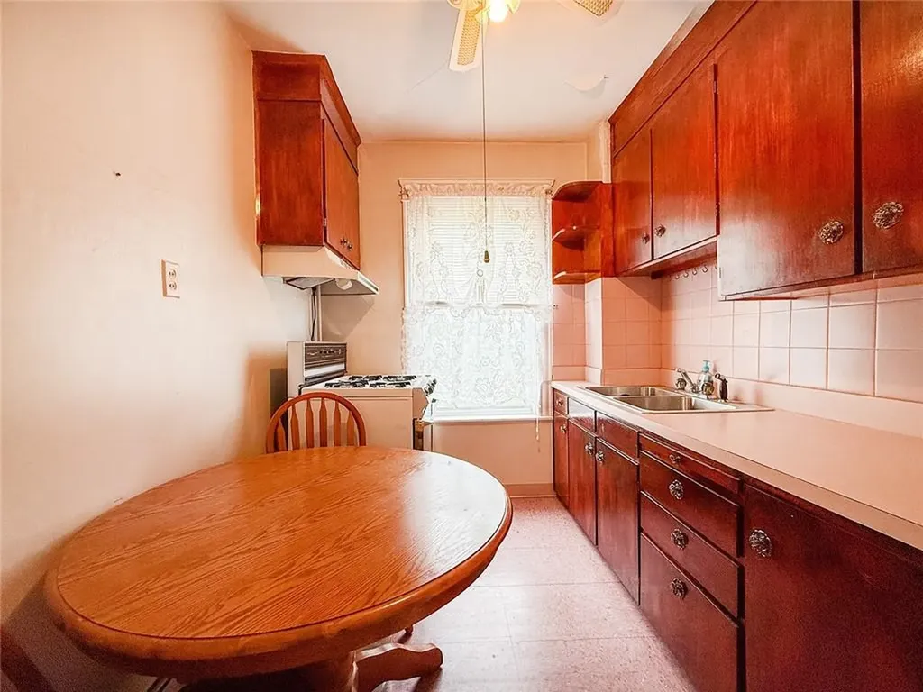 104 Bates Street Pawtucket RI 02861