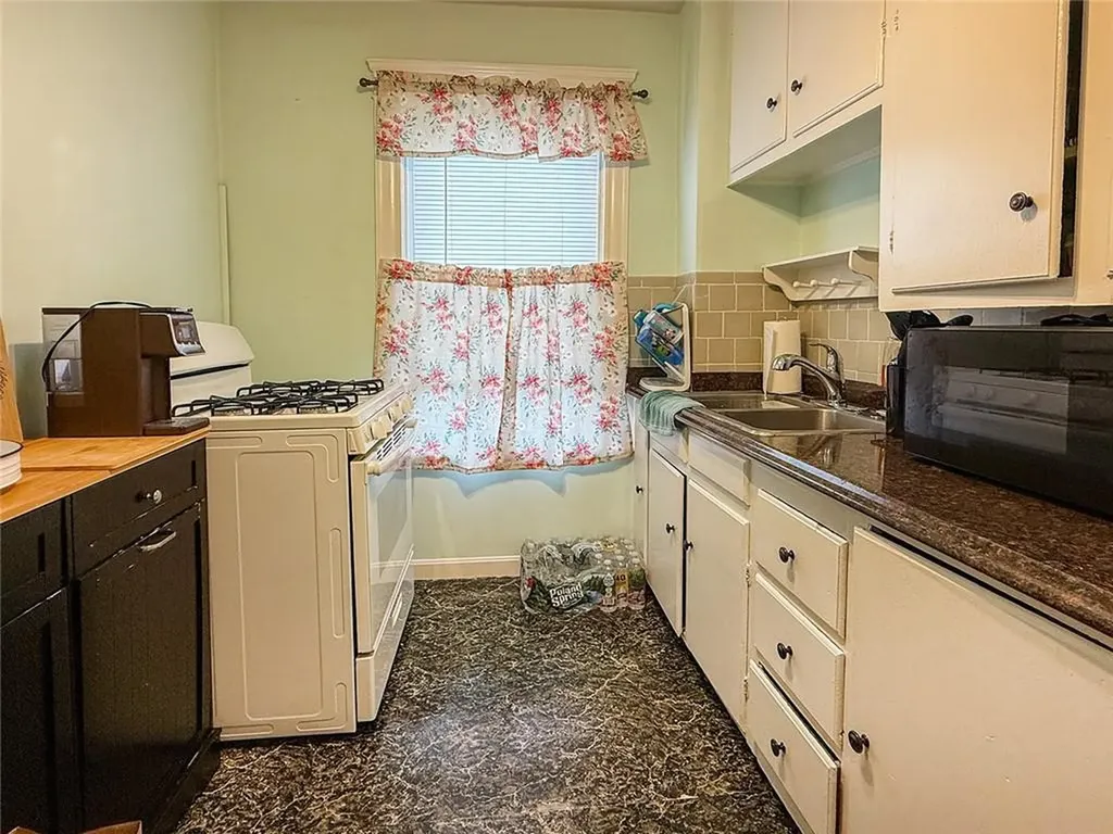 104 Bates Street Pawtucket RI 02861