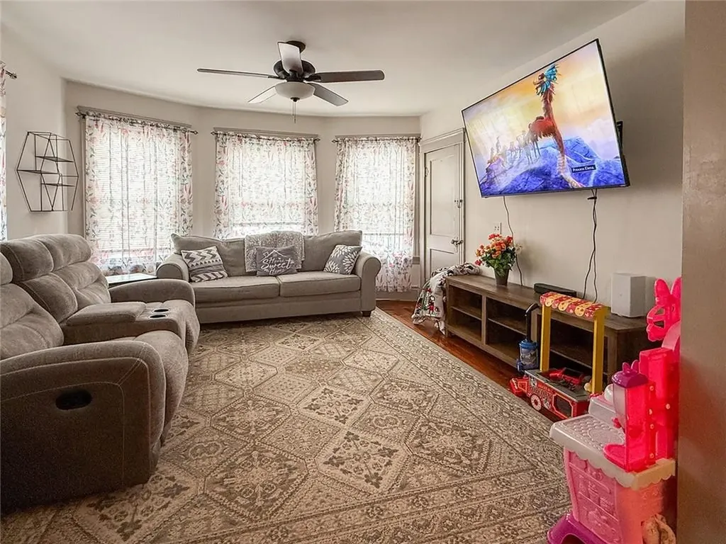 104 Bates Street Pawtucket RI 02861