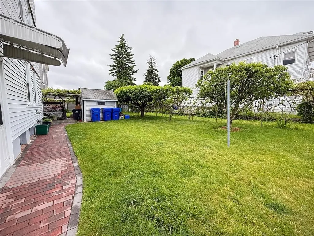 104 Bates Street Pawtucket RI 02861
