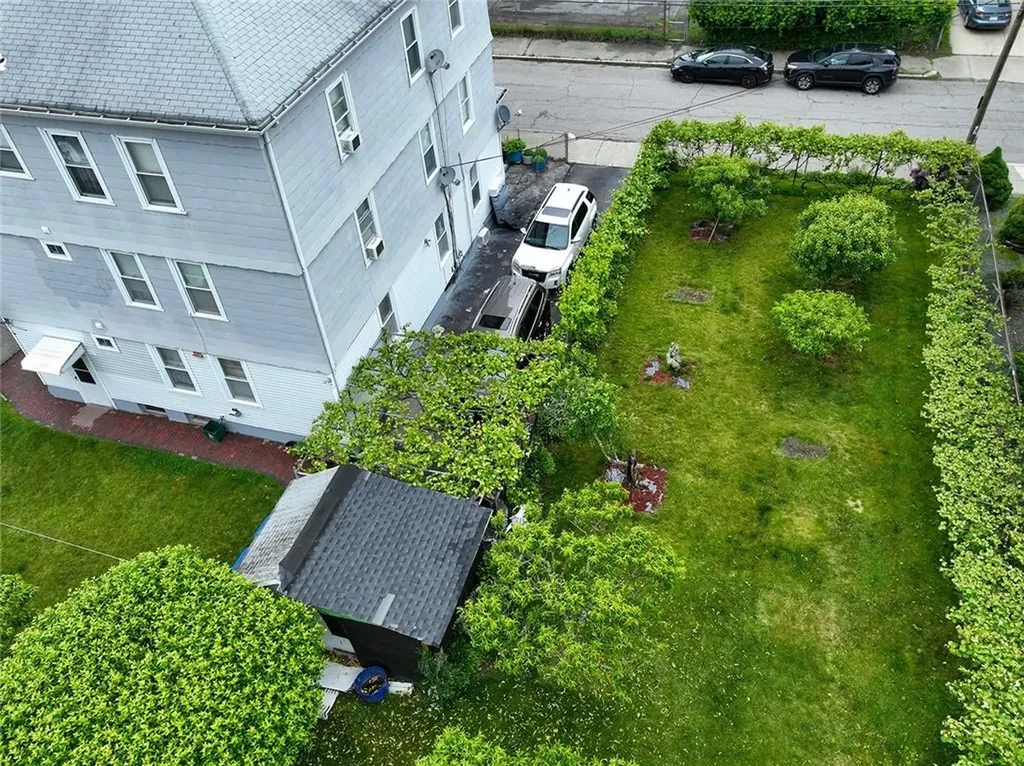 104 Bates Street Pawtucket RI 02861