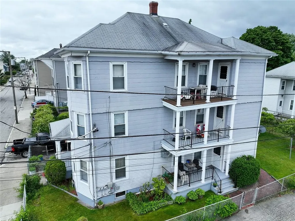 104 Bates Street Pawtucket RI 02861