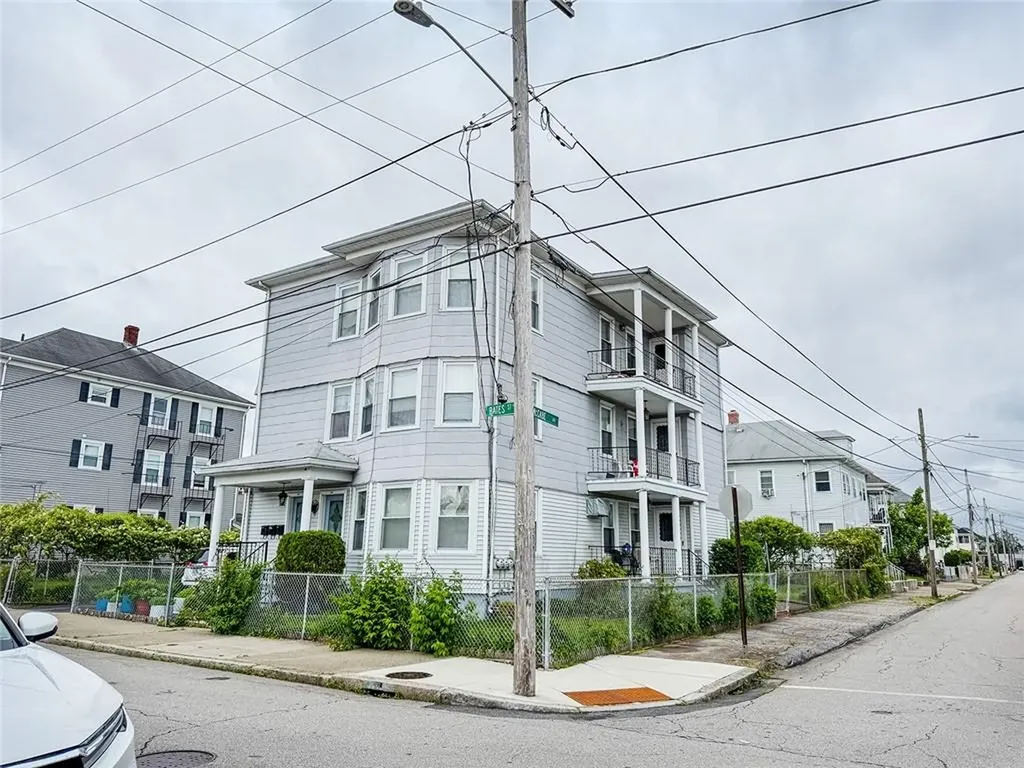 104 Bates Street Pawtucket RI 02861