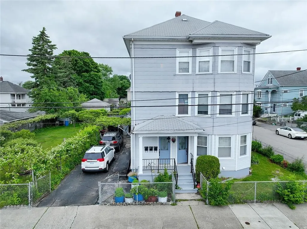 104 Bates Street Pawtucket RI 02861