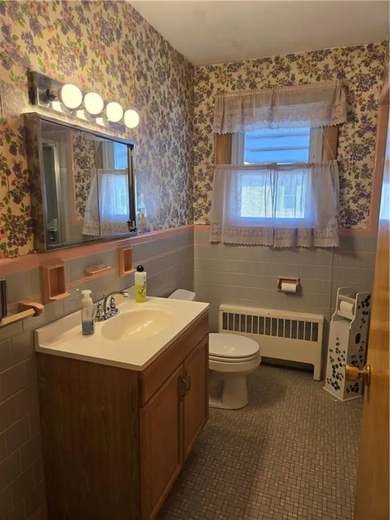 60 Charlotte Street North Providence RI 02904