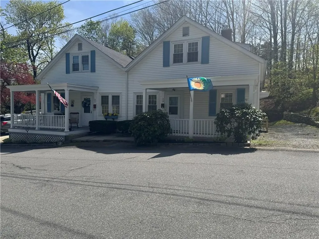 19 Whipple Avenue Smithfield RI 02917
