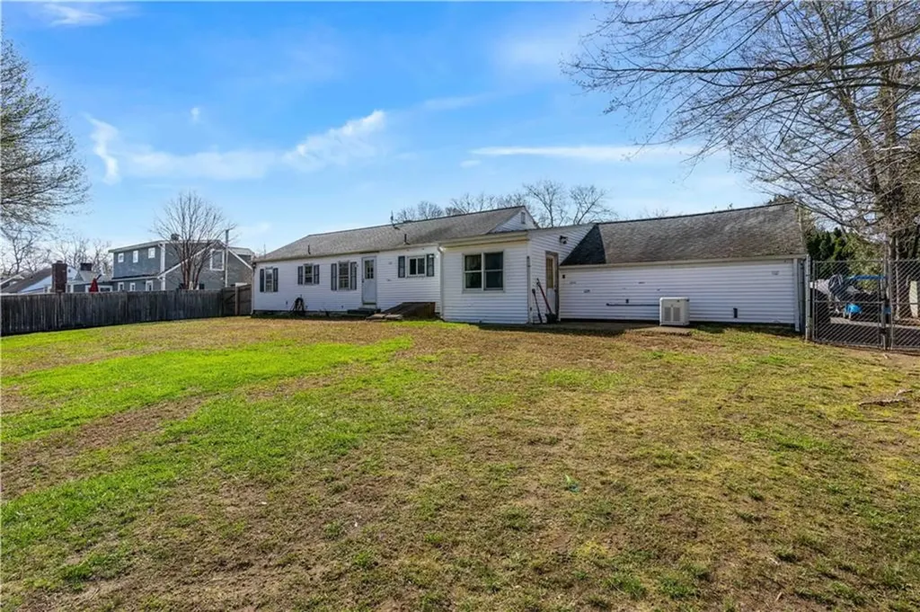 11 Terrace Drive Bristol RI 02809