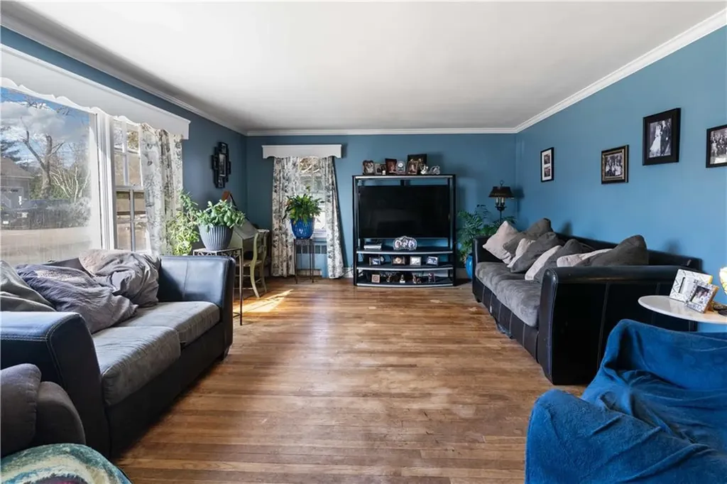 11 Terrace Drive Bristol RI 02809