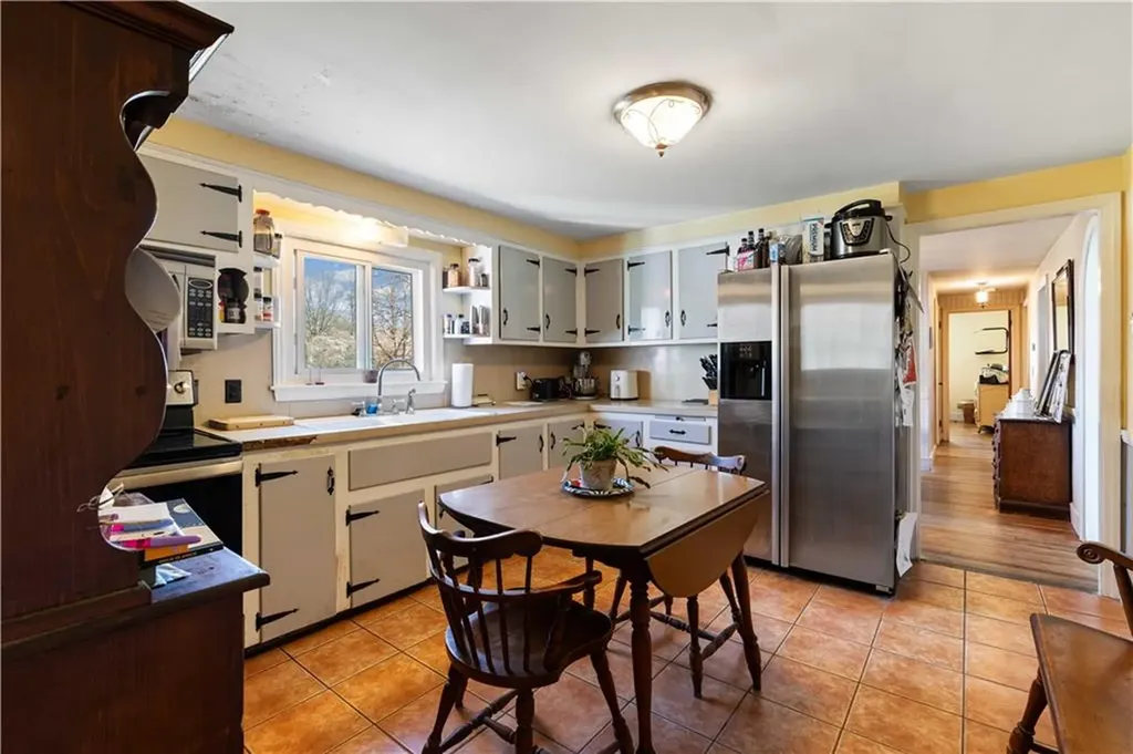 11 Terrace Drive Bristol RI 02809