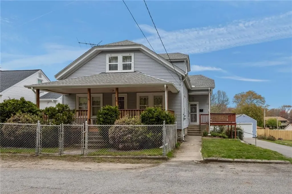86 Fall Street Woonsocket RI 02895