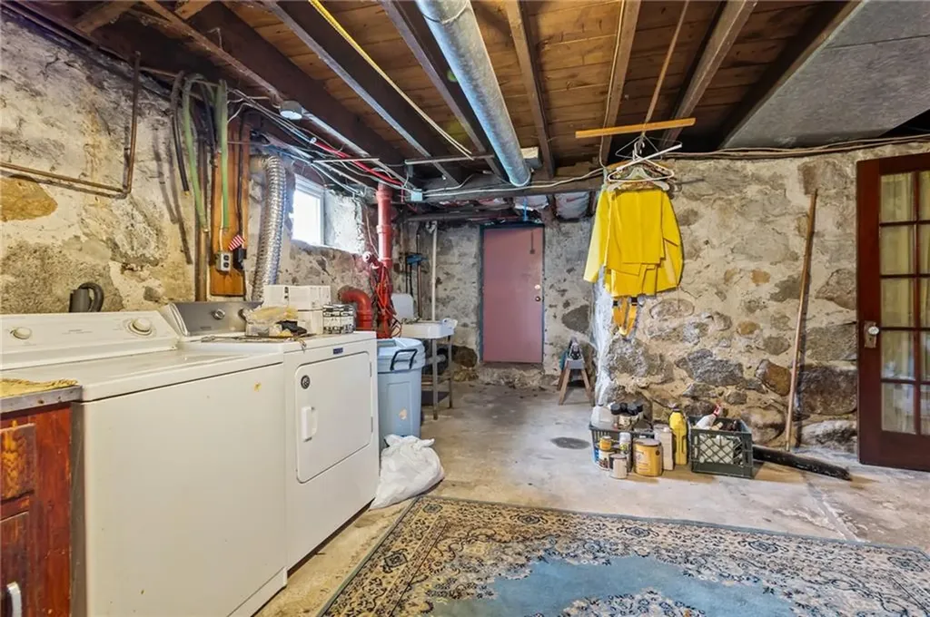 86 Fall Street Woonsocket RI 02895