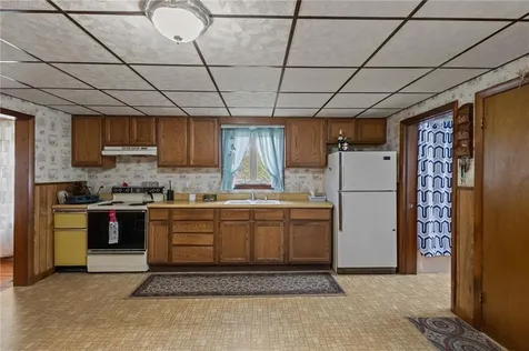 86 Fall Street Woonsocket RI 02895