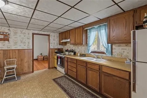 86 Fall Street Woonsocket RI 02895