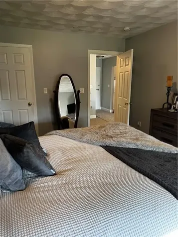 752 Quaker Lane Warwick RI 02818