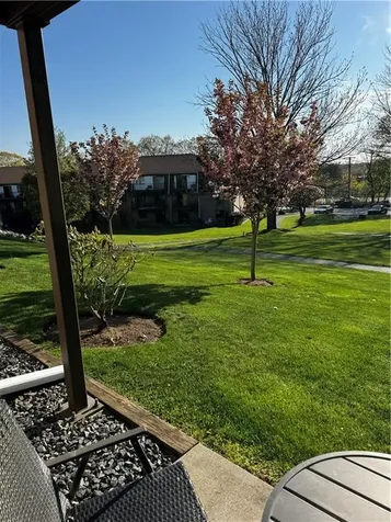 752 Quaker Lane Warwick RI 02818
