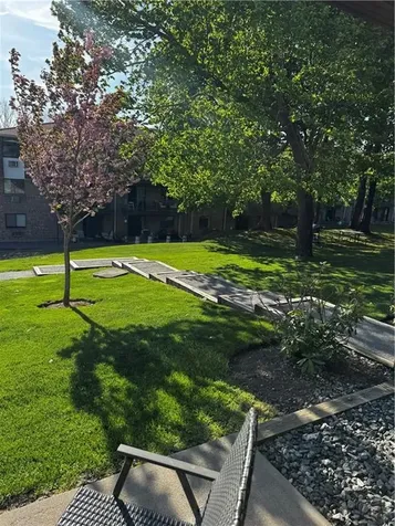 752 Quaker Lane Warwick RI 02818