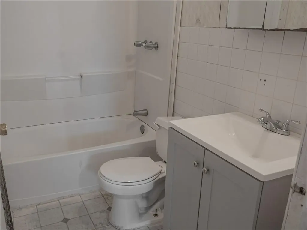 161 Ford Street Providence RI 02909
