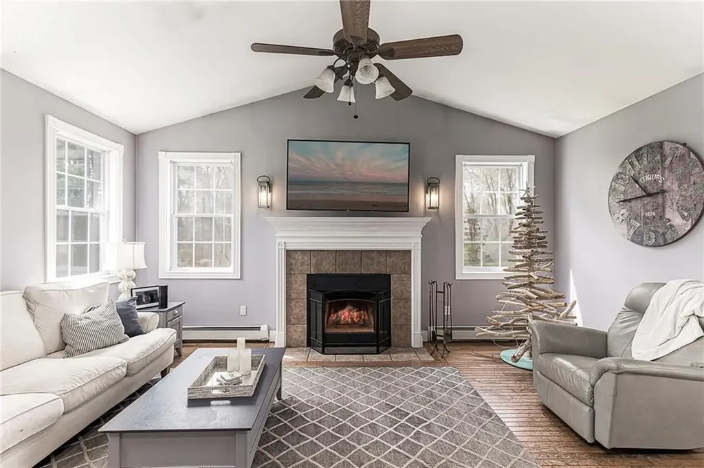 4 Laurel Avenue Westerly RI 02891