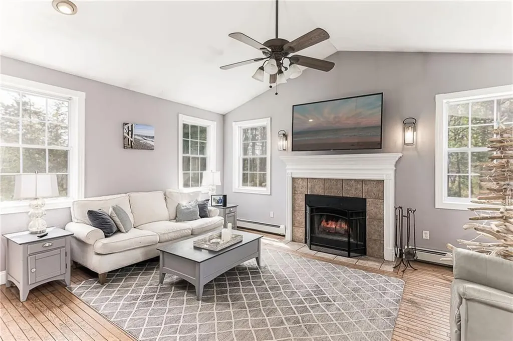 4 Laurel Avenue Westerly RI 02891