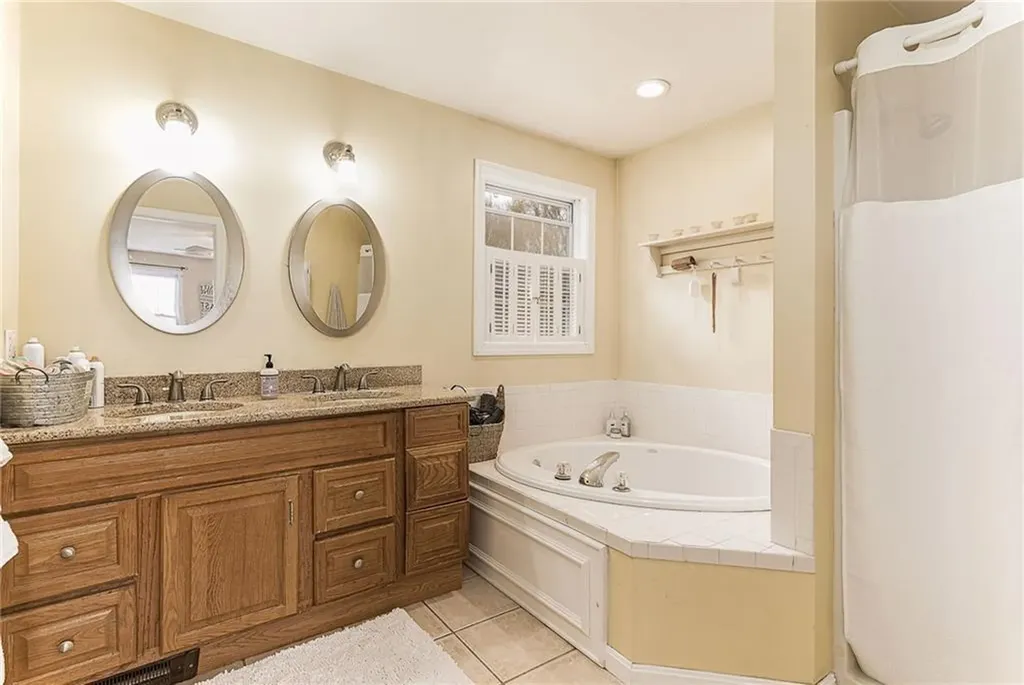 4 Laurel Avenue Westerly RI 02891