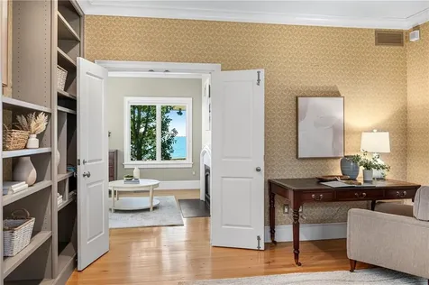 515 Indian Avenue Middletown RI 02842