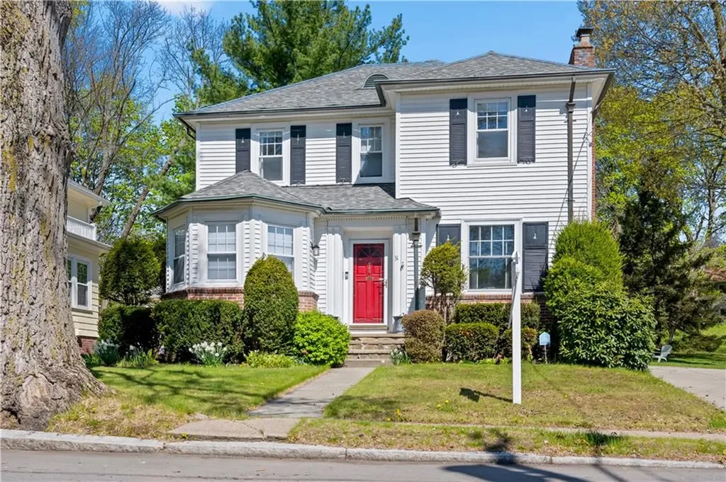 31 Elmcrest Avenue Providence RI 02908