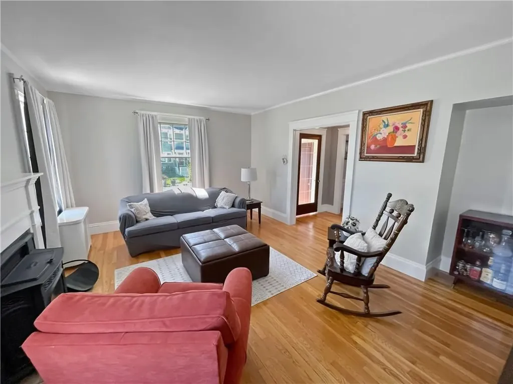 31 Elmcrest Avenue Providence RI 02908