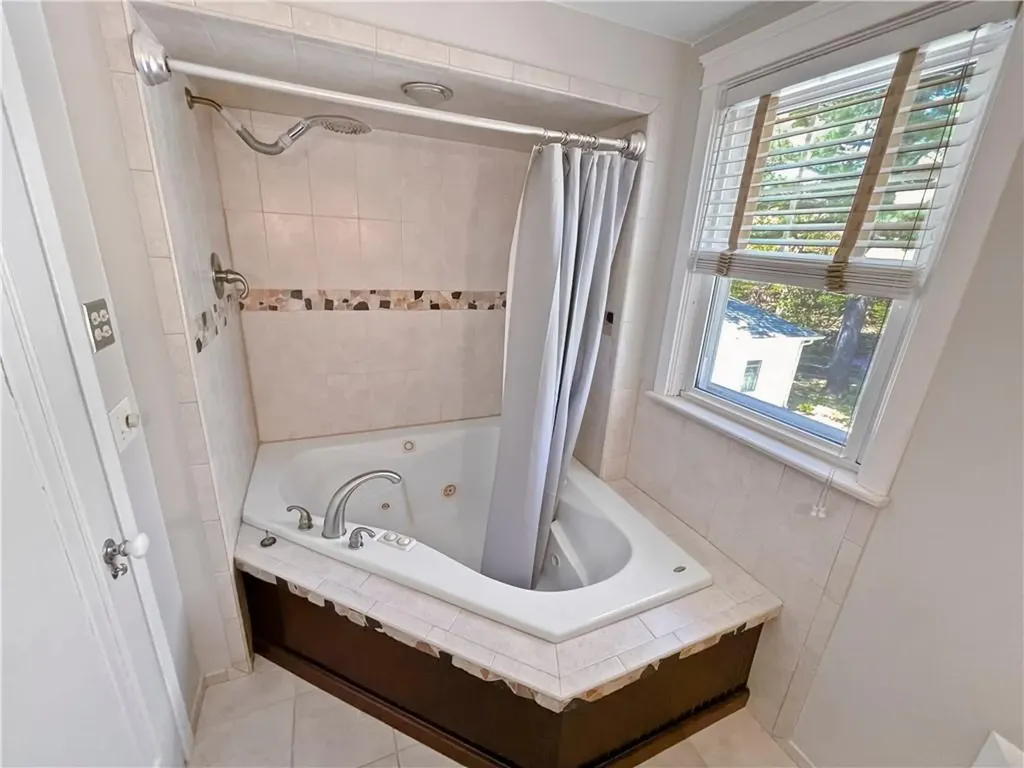 31 Elmcrest Avenue Providence RI 02908