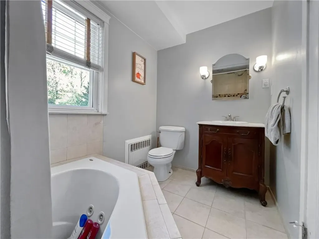 31 Elmcrest Avenue Providence RI 02908