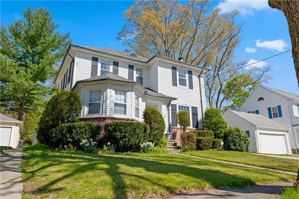 31 Elmcrest Avenue Providence RI 02908