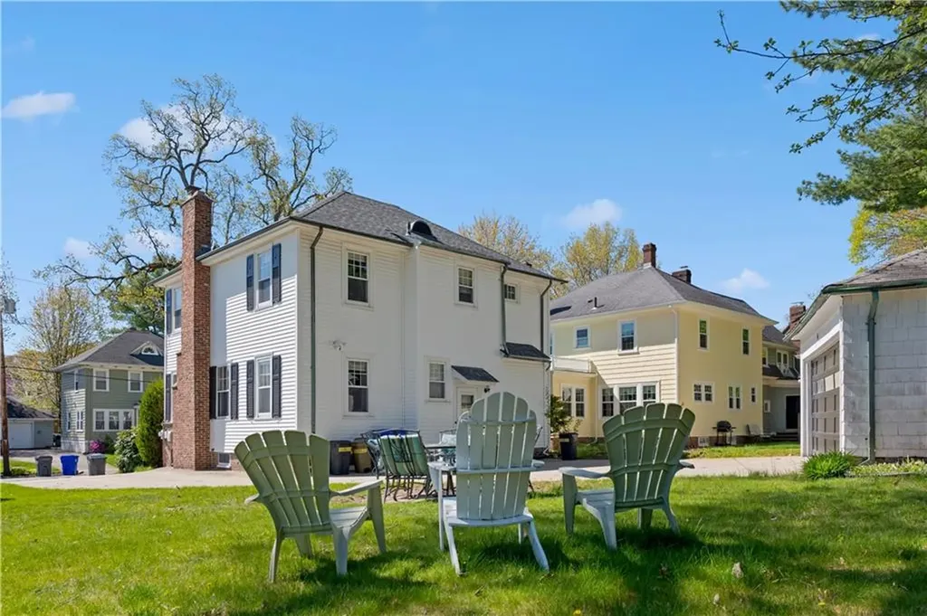 31 Elmcrest Avenue Providence RI 02908