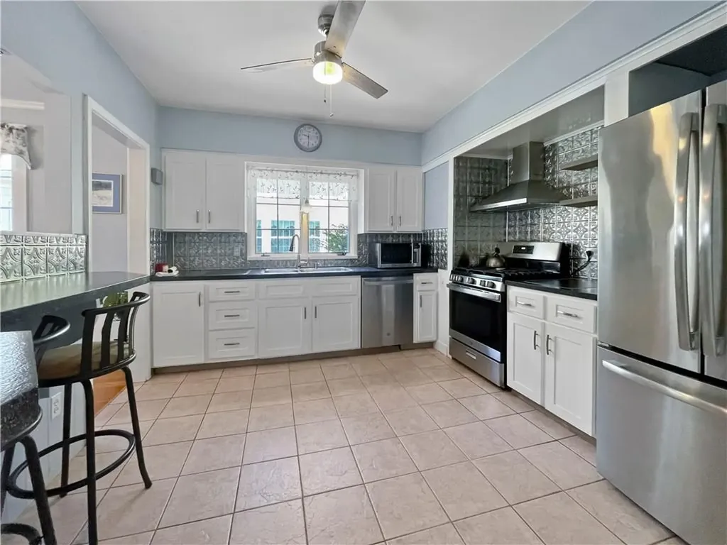 31 Elmcrest Avenue Providence RI 02908