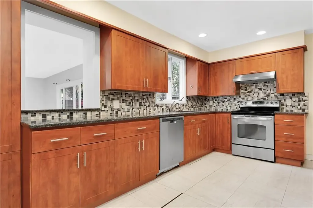 41 Elmway Street Providence RI 02906