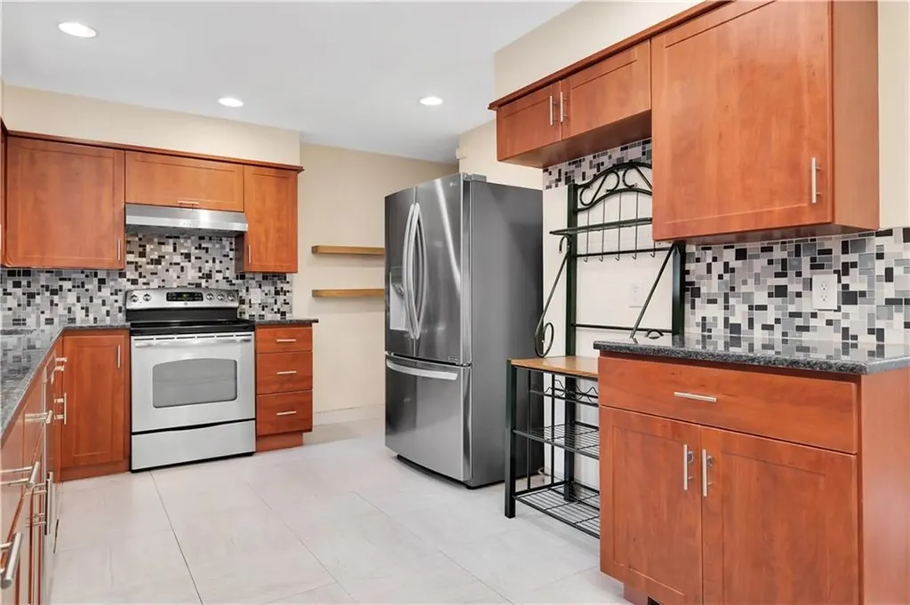 41 Elmway Street Providence RI 02906