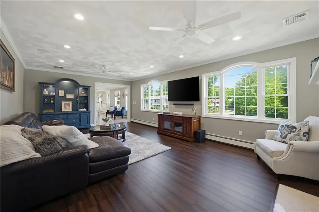 19 Oak Hill Drive Johnston RI 02919