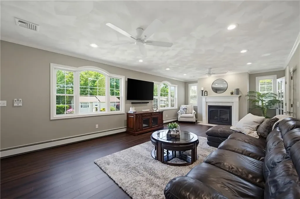 19 Oak Hill Drive Johnston RI 02919