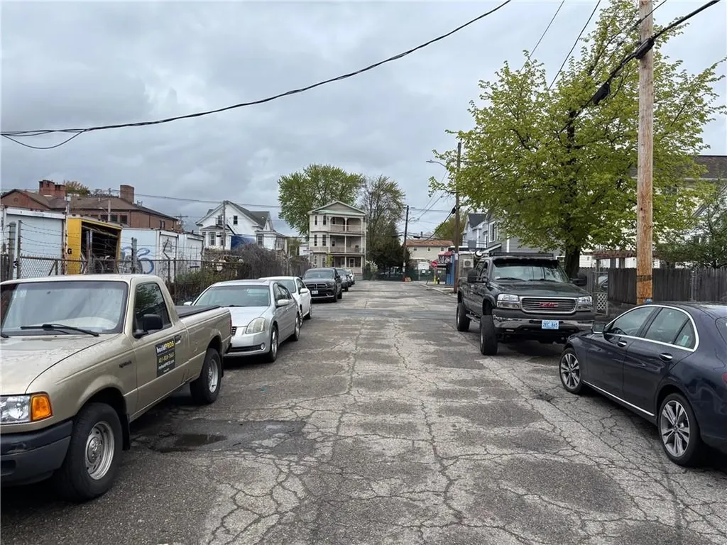 18 Calhoun Avenue Providence RI 02907