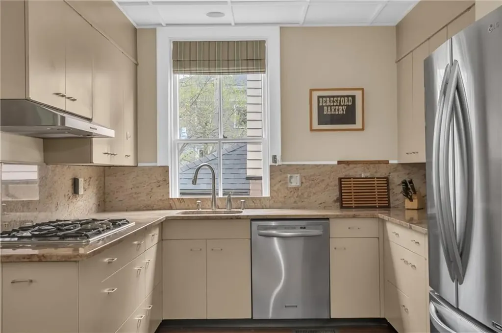 168 Bowen Street Providence RI 02906