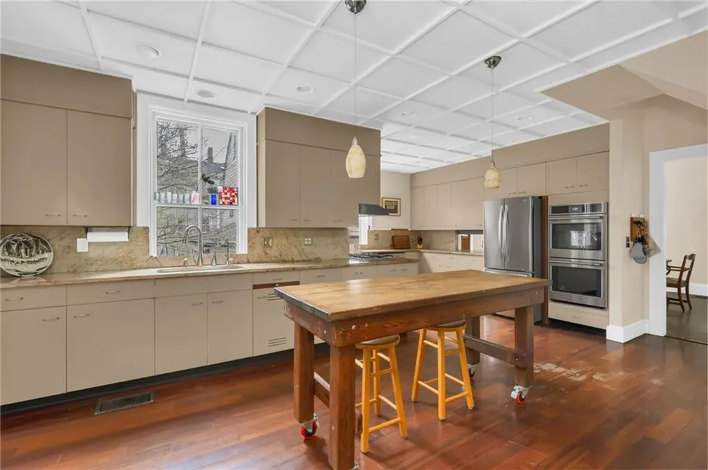 168 Bowen Street Providence RI 02906